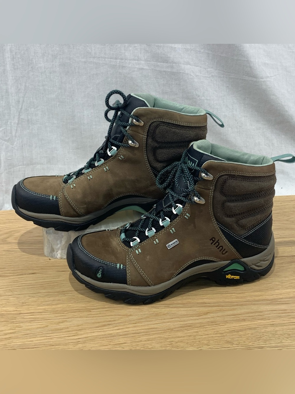 Ahnu Montara eVent Women’s Size 7 Waterproof Vibram Tan Brown Mint Hiking Boots